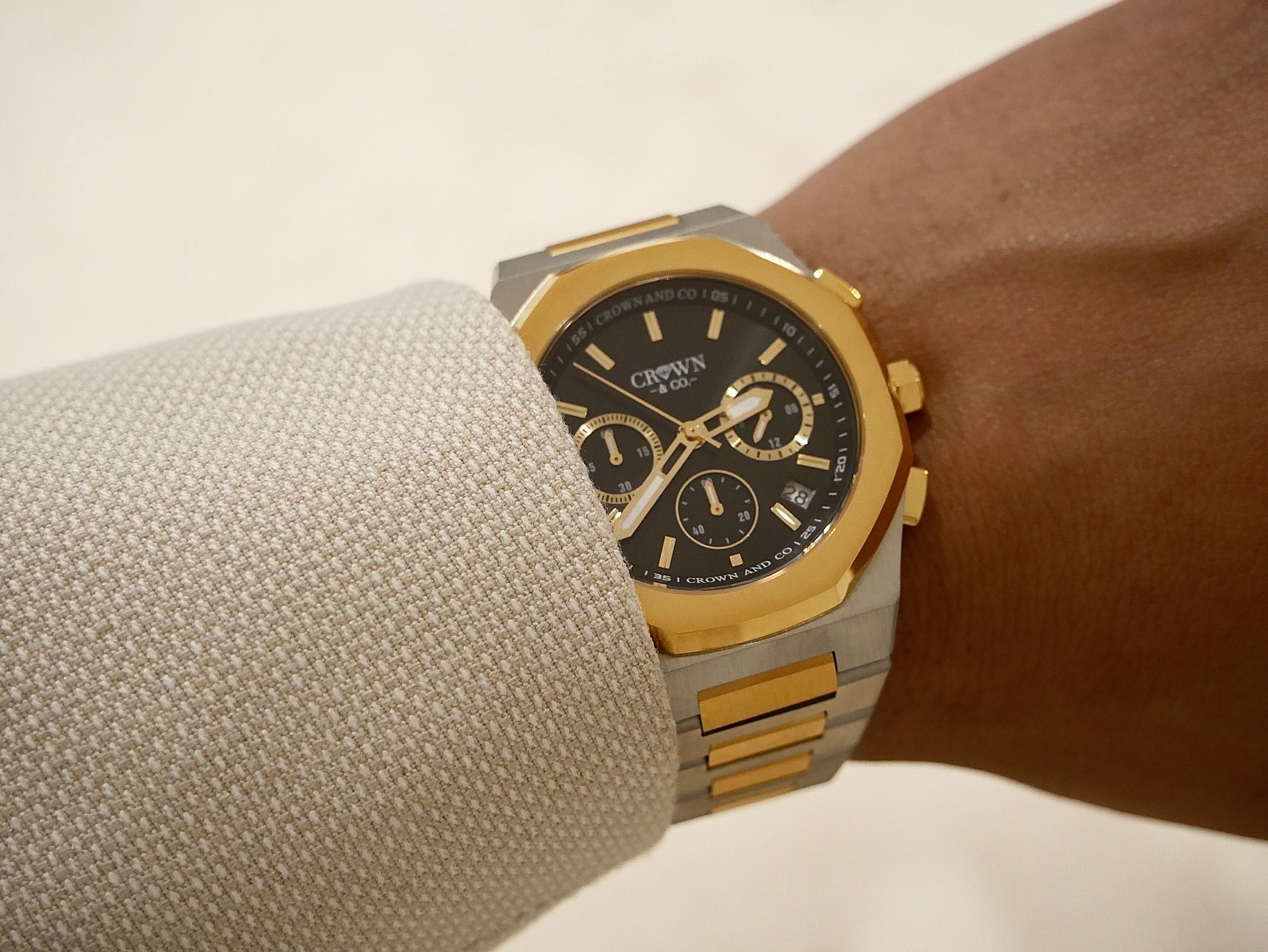 Ocho series Steel and yellow gold black dial 41mm